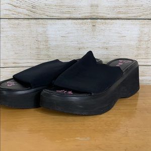 Women’s sandals